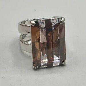 henribendel ring size 6 large rectangular crystal with silver accents #311